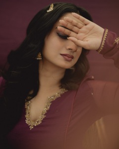 namitha-pramod-in-light-Magenta-colour-churidar-with-design-for-party-photos-007