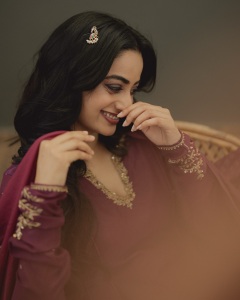 namitha-pramod-in-light-Magenta-colour-churidar-with-design-for-party-photos-015