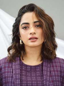namitha-pramod-in-modern-Indo-western-ethnic-outfit-with-a-coordinated-purple-monochrome-palette-and-matching-hip-length-purple-jacket-005