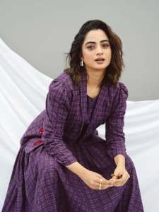 namitha-pramod-in-modern-Indo-western-ethnic-outfit-with-a-coordinated-purple-monochrome-palette-and-matching-hip-length-purple-jacket-007