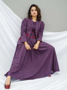 namitha-pramod-in-modern-Indo-western-ethnic-outfit-with-a-coordinated-purple-monochrome-palette-and-matching-hip-length-purple-jacket-013