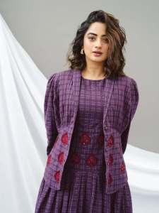 namitha-pramod-in-modern-Indo-western-ethnic-outfit-with-a-coordinated-purple-monochrome-palette-and-matching-hip-length-purple-jacket-015