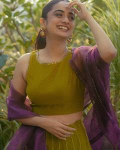 namitha-pramod-in-olive-green-lehenga-with-purple-dupatta-photos-006