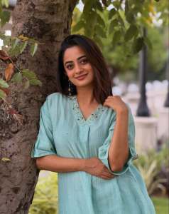 namitha-pramod-in-stylish-simple-kurti-ideas-images-001