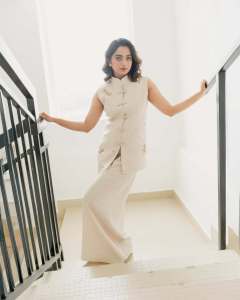 namitha-pramod-in-trending-function-outfit-look-ideas-photos-003