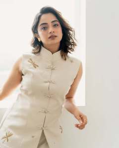 namitha-pramod-in-trending-function-outfit-look-ideas-photos-004