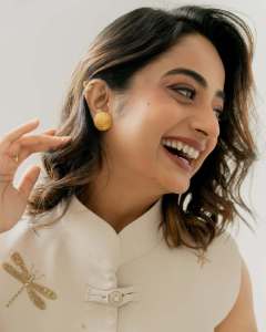 namitha-pramod-in-trending-function-outfit-look-ideas-photos-007