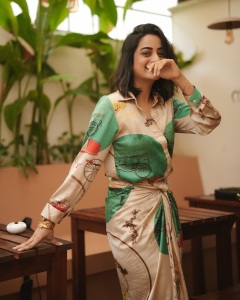 namitha-pramod-in-trending-watch-collection-photos-002