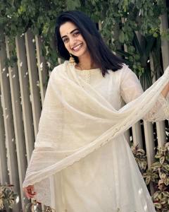 namitha-pramod-in-white-anarkali-suit-dress-photos-001