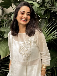namitha-pramod-in-white-silk-kurti-with-embroidery-design-photos-003