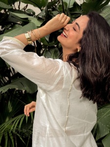 namitha-pramod-in-white-silk-kurti-with-embroidery-design-photos-008