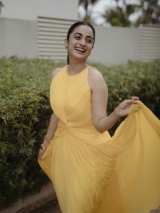 namitha-pramod-in-yellow-color-dress-outfit-photos-006