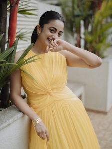 namitha-pramod-in-yellow-color-dress-outfit-photos-012