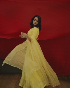 namitha-pramod-in-yellow-latest-trend-lehenga-for-function-photos-003