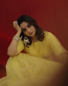 namitha-pramod-in-yellow-latest-trend-lehenga-for-function-photos-004