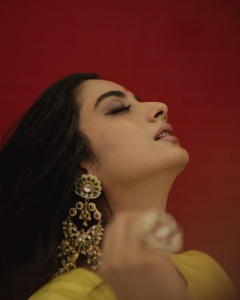 namitha-pramod-in-yellow-latest-trend-lehenga-for-function-photos-005