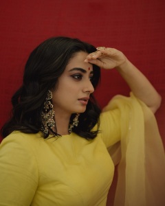 namitha-pramod-in-yellow-latest-trend-lehenga-for-function-photos-008