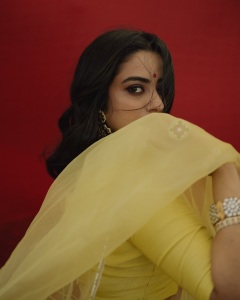 namitha-pramod-in-yellow-latest-trend-lehenga-for-function-photos-011