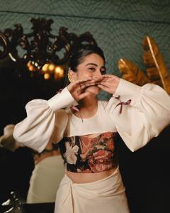 namitha-pramod-latest-photos-in-full-length-skirt-with-crop-top-ideas-009