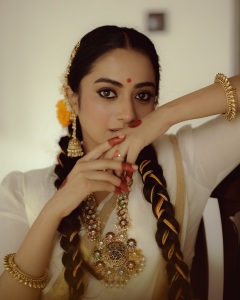 namitha-pramod-latest-photoshoot-dressing-style-ideas-photos-015