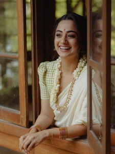 namitha-pramod-latest-photoshoot-dressing-style-ideas-photos-020
