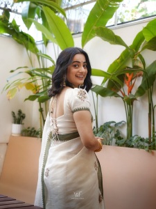 namitha-pramod-latest-photoshoot-dressing-style-ideas-photos-037