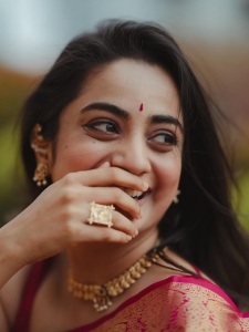namitha-pramod-latest-styling-dress-and-makeup-look-photos-020