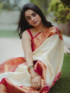 namitha-pramod-latest-styling-dress-and-makeup-look-photos-024