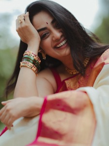 namitha-pramod-latest-styling-dress-and-makeup-look-photos-026