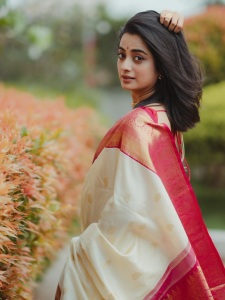 namitha-pramod-latest-styling-dress-and-makeup-look-photos-027