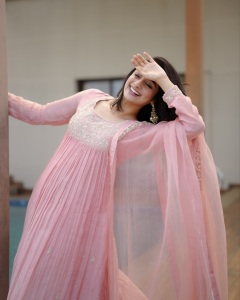 namitha-pramod-latest-styling-dress-and-makeup-look-photos-031