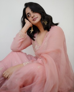 namitha-pramod-latest-styling-dress-and-makeup-look-photos-033