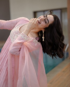 namitha-pramod-latest-styling-dress-and-makeup-look-photos-034