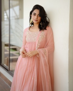 namitha-pramod-latest-styling-dress-and-makeup-look-photos-036