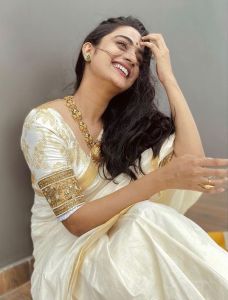 namitha-pramod-new-onam-photos-in-kerala-saree-002