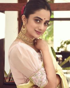 namitha pramod new onam saree photos-002