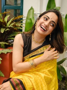 namitha-pramod-new-photos-and-hair-style-photos-021