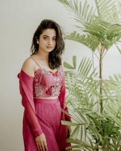 namitha-pramod-new-photos-from-eesho-movie-promotion-002