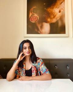 namitha-pramod-new-photos-from-eesho-movie-promotion-008