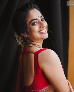 namitha-pramod-new-photos-in-red-kanchipuram-saree-001