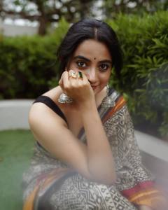 namitha-pramod-new-photoshoot-in-saree-008