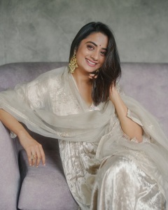 namitha-pramod-photos-in-churidar-010