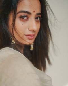 namitha-pramod-photos-in-churidar-011