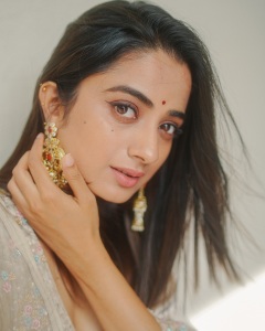 namitha-pramod-photos-in-churidar-012