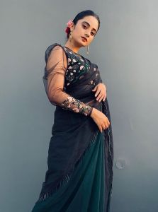 namitha-pramod-saree-images-002
