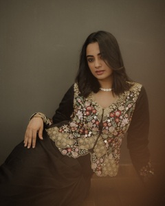 namitha-pramod-stylish-poses-for-photos-011