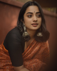 namitha-pramod-stylish-poses-for-photos-025