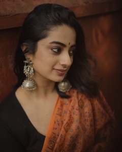 namitha-pramod-stylish-poses-for-photos-034