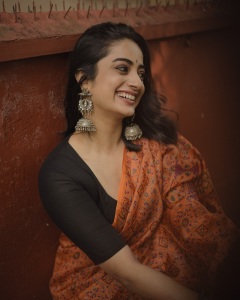 namitha-pramod-stylish-poses-for-photos-035
