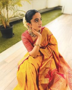 namitha-pramod-yellow-colour-saree-images-002